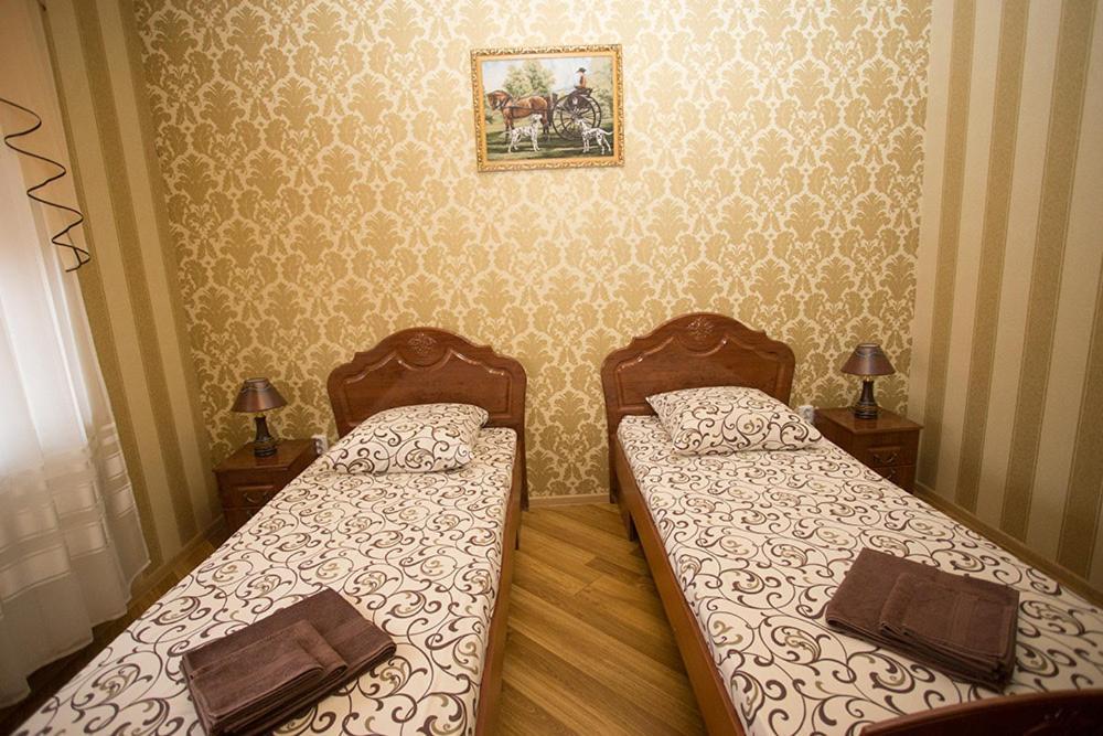 Goldenluxe Hotel Berehove  Buitenkant foto