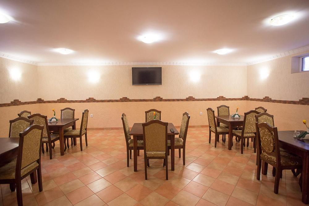 Goldenluxe Hotel Berehove  Buitenkant foto